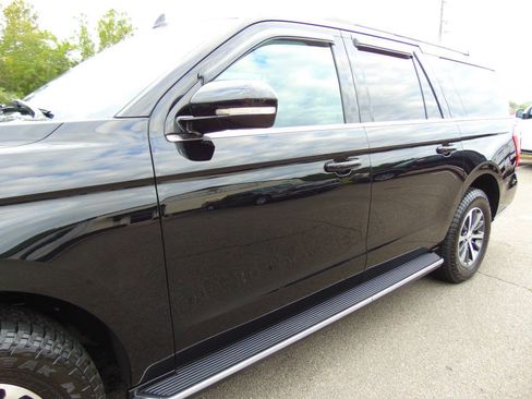 Used 2019 Ford Expedition Max XLT w/ Equipment Group 202A AWD/4WD image 35
