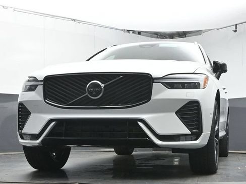 New 2026 Volvo XC60 B5 Plus w/ Protection Package Premier AWD/4WD image 35