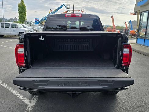 Used 2023 GMC Canyon Denali w/ Denali Black Edition AWD/4WD image 5