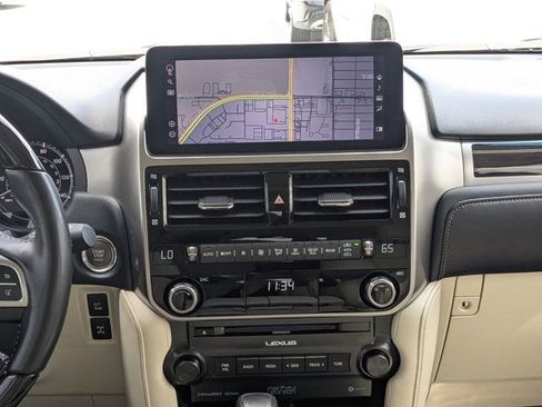 Used 2023 Lexus GX 460 Premium w/ Accessory Package image 18