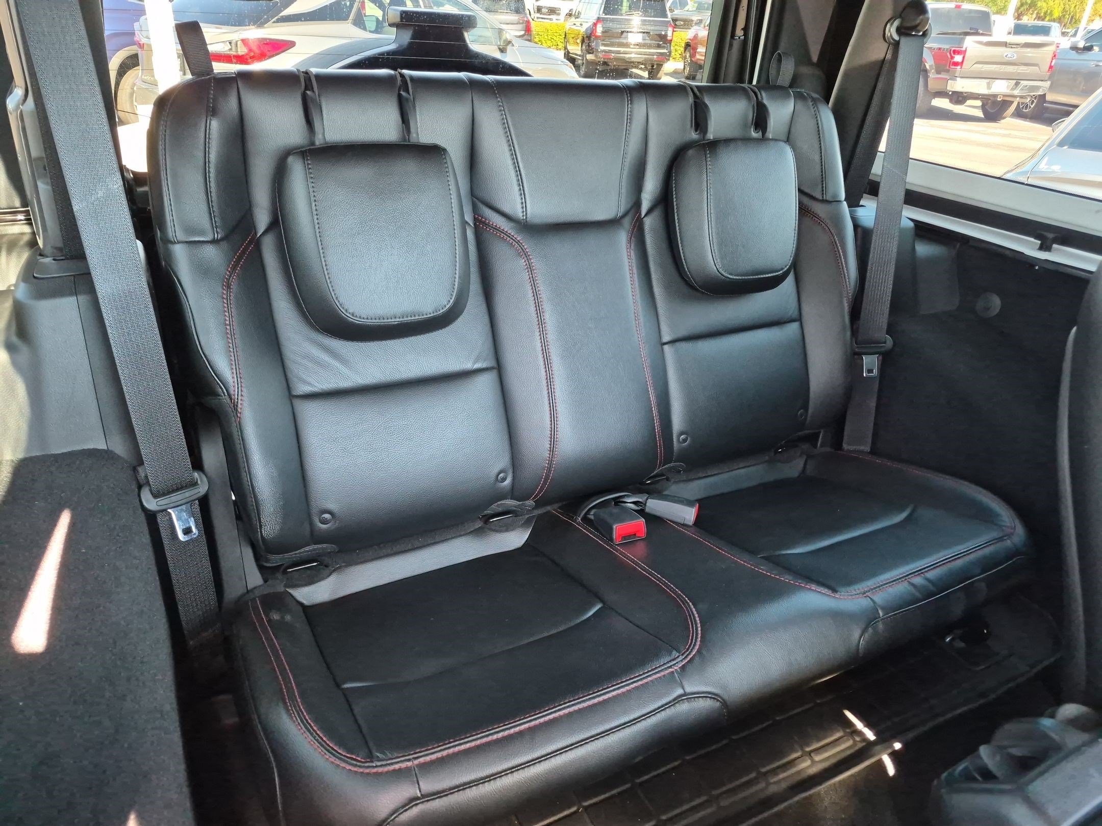 Used 2018 Jeep Wrangler Rubicon AWD/4WD image 32