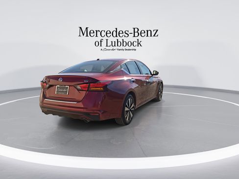 Used 2022 Nissan Altima 2.5 SV w/ SV Premium Package image 8