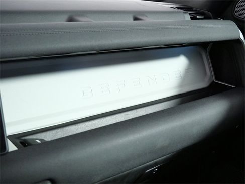 Used 2020 Land Rover Defender 110 S image 21