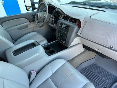 Used 2011 GMC Sierra 2500 SLT w/ SLT Convenience Package image 14