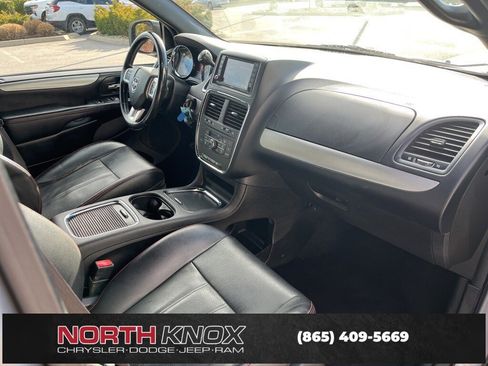Used 2019 Dodge Grand Caravan GT image 28