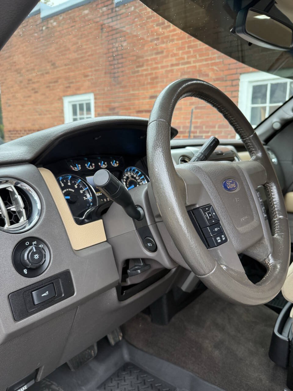 Used 2013 Ford F150 XLT w/ XLT Chrome Pkg AWD/4WD image 8
