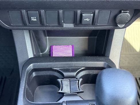 Used 2022 Toyota Tacoma SR5 RWD image 25