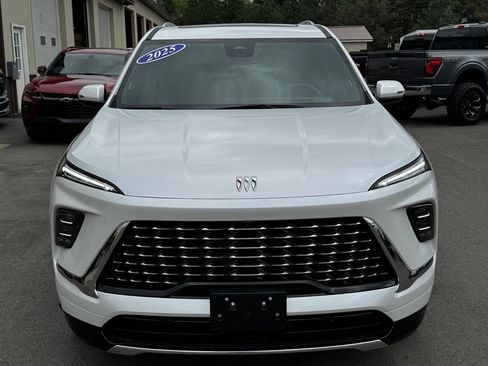 Used 2025 Buick Enclave Avenir w/ Trailering Package, 5000 lbs. AWD/4WD image 9