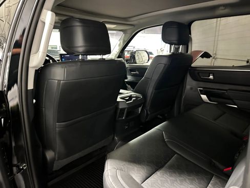 Used 2024 Toyota Tundra Limited image 12