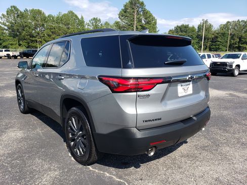 Used 2023 Chevrolet Traverse RS w/ LPO, Floor Liner Package FWD image 4