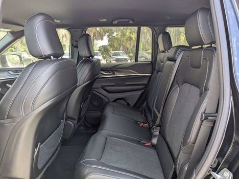 New 2026 Jeep Grand Cherokee Altitude image 14