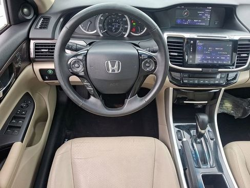 Used 2017 Honda Accord EX-L image 12