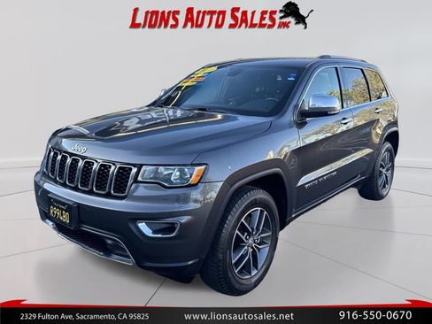 Used 2017 Jeep Grand Cherokee Limited AWD/4WD image 9