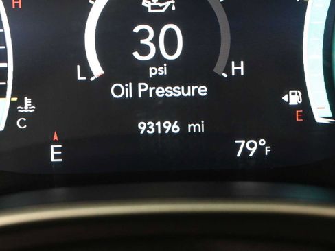 Used 2023 Chrysler Pacifica Touring-L FWD image 35