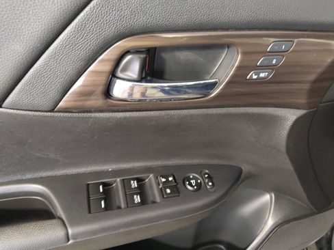 Used 2017 Honda Accord EX-L image 27