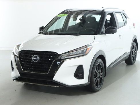 Certified 2023 Nissan Kicks SR image 5