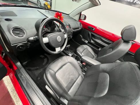 Used 2009 Volkswagen Beetle S image 22