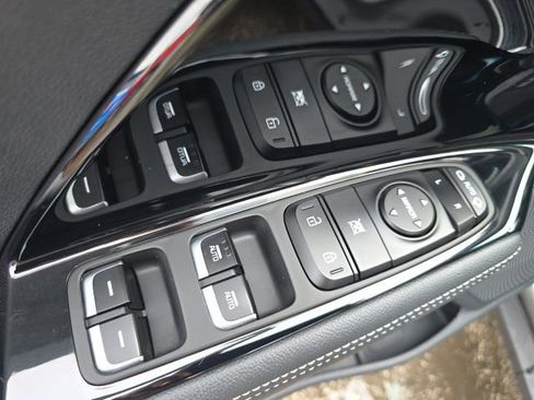 Used 2022 Kia Niro EX image 16