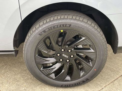 New 2026 Lincoln Navigator L Reserve w/ Jet Appearance Package image 9