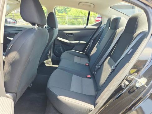 Used 2025 Nissan Sentra SV FWD image 15