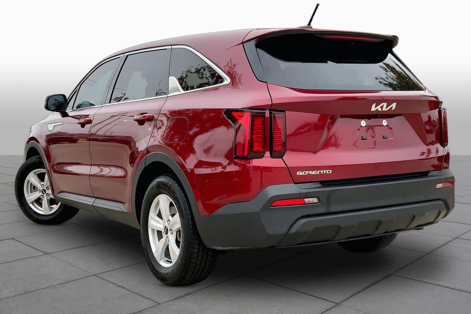 Used 2023 Kia Sorento LX FWD image 12