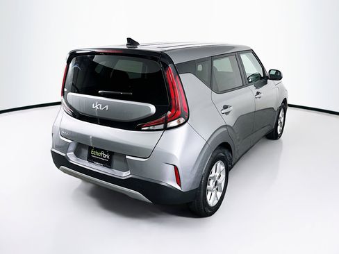 Used 2025 Kia Soul LX w/ LX Technology Package FWD image 9
