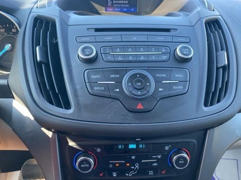 Used 2017 Ford Escape SE w/ SE Cold Weather Package image 23