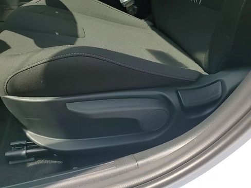 New 2025 Hyundai Elantra SEL image 15