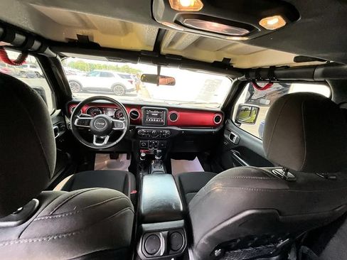 Used 2019 Jeep Wrangler Unlimited Rubicon w/ Cold Weather Group AWD/4WD image 29