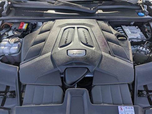 Used 2021 Porsche Cayenne AWD/4WD image 24