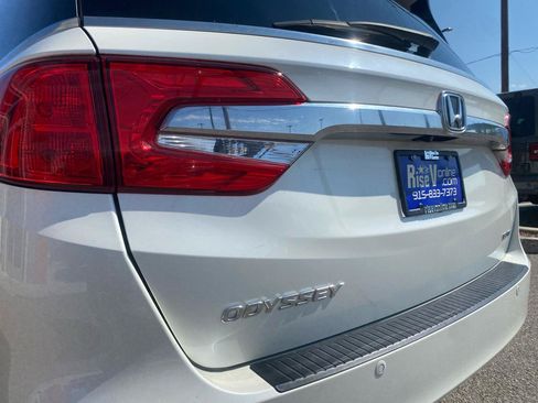 Used 2018 Honda Odyssey Elite image 8