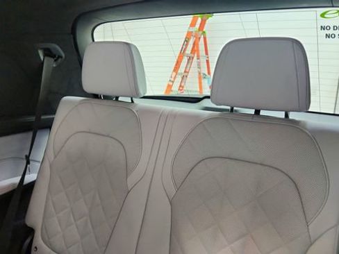 Used 2026 BMW X7 xDrive40i image 32