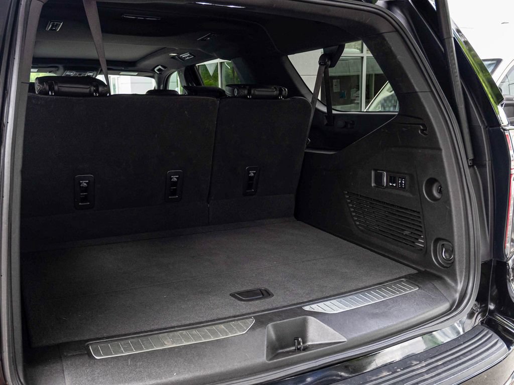Used 2023 Chevrolet Suburban RST w/ Sport Performance Package AWD/4WD image 34