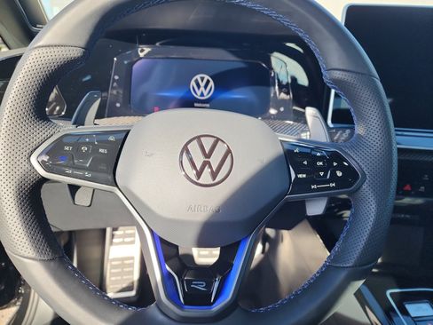 Certified 2025 Volkswagen Golf R Black Edition w/ Euro Stye Package image 9