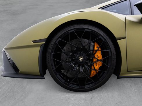 Used 2022 Lamborghini Huracan STO RWD image 7