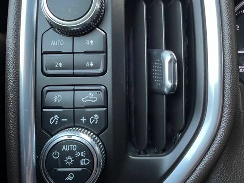 Used 2022 GMC Sierra 1500 SLT w/ Driver Alert Package II AWD/4WD image 14