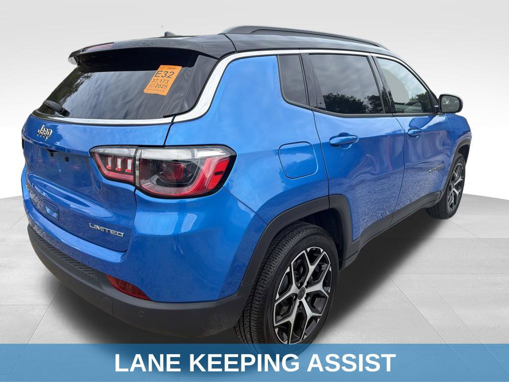 Used 2025 Jeep Compass Limited AWD/4WD image 17