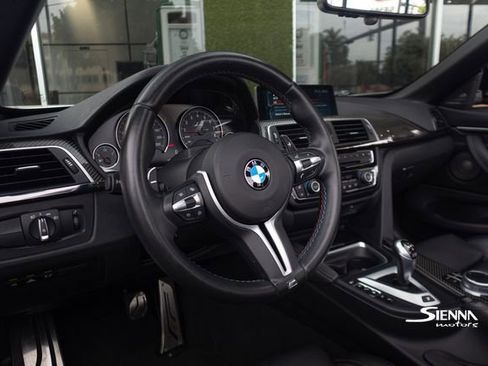 Used 2017 BMW M4 Convertible image 30
