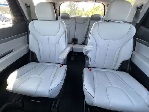 Used 2025 Hyundai Palisade SEL FWD image 15