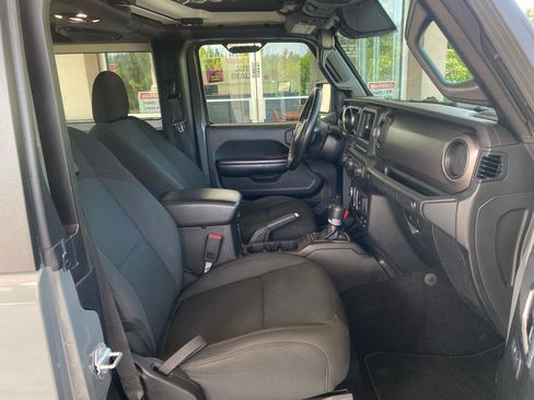 Used 2021 Jeep Wrangler Sport AWD/4WD image 33