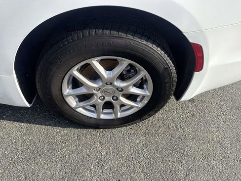 Used 2024 Chrysler Pacifica Touring-L image 14