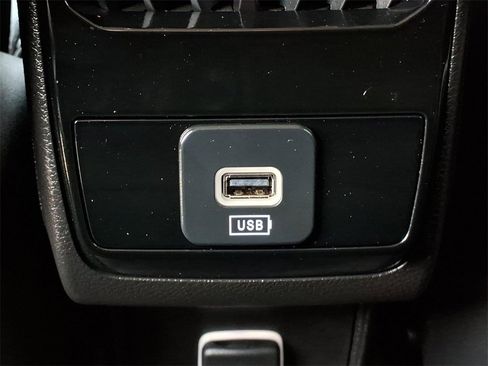 Used 2022 Jeep Compass Limited image 31