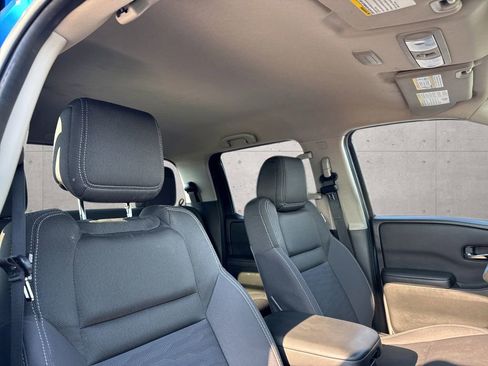 Used 2024 Nissan Frontier SV image 7