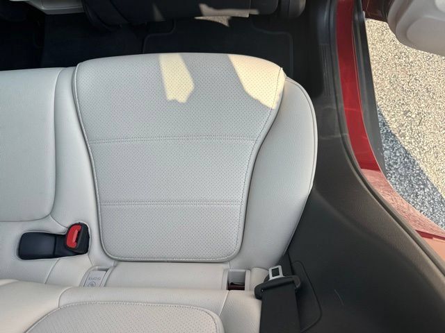 Used 2026 Mercedes-Benz GLC 300 image 29
