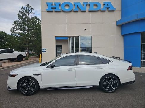 Used 2023 Honda Accord Sport image 2