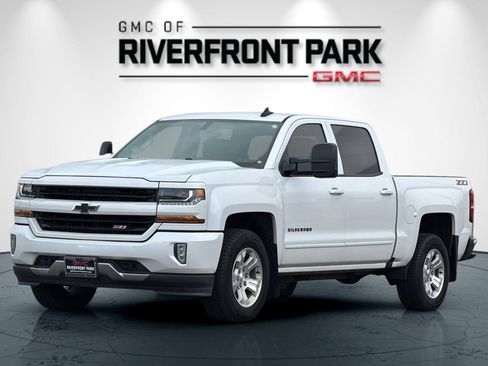 Used 2018 Chevrolet Silverado 1500 LT w/ All Star Edition image 7