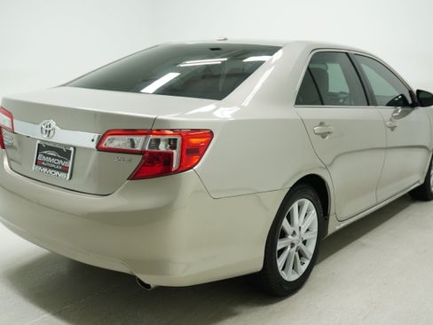 Used 2014 Toyota Camry XLE FWD image 4