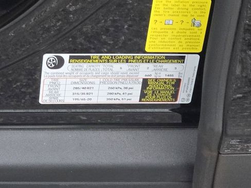 Used 2022 Porsche Cayenne image 16