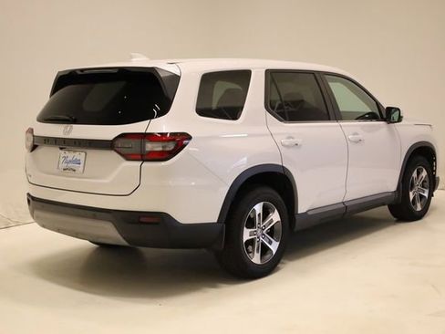 Used 2025 Honda Pilot EX-L image 4