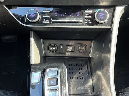 Used 2023 Hyundai Sonata Limited w/ Preferred Accessory Package image 35